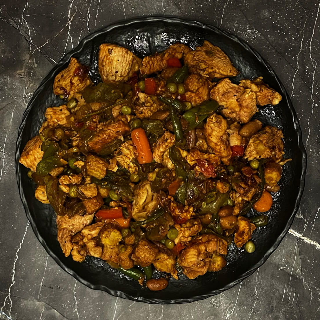 Стир-фрай с индейкой и овощами в соусе «Хойсин»